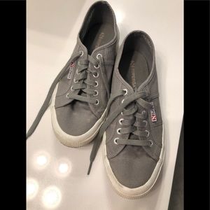 Superga canvas tennis shoes